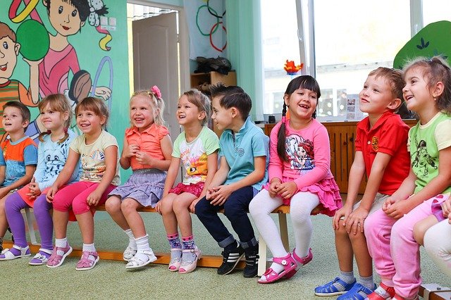 Adaptacja w przedszkolu – na czym polega i jak przebiega?